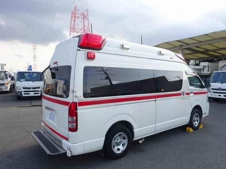 Toyota Hiace Van (2013) | Mirza Enterprises Japan