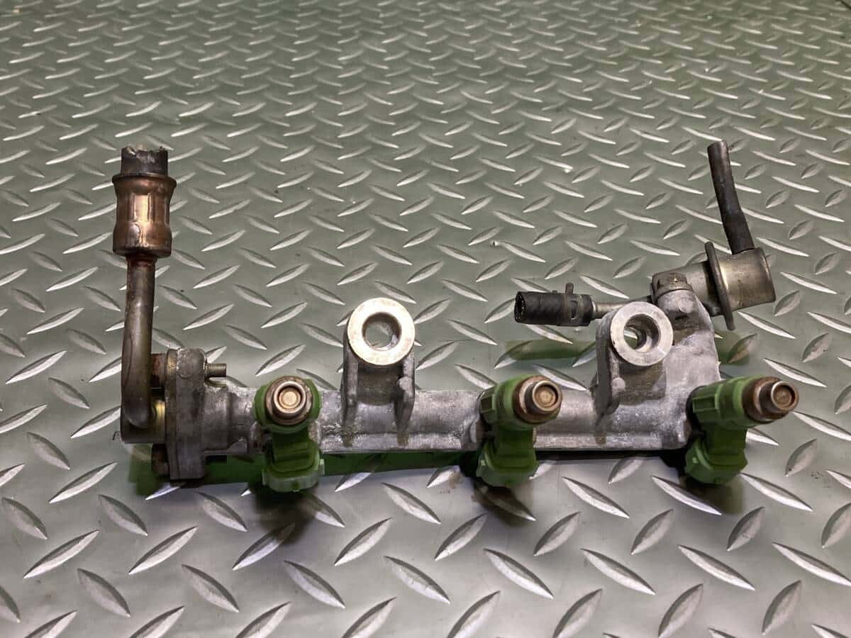 Fuel Injector Nozzle & Delivery Pipe (3pcs Set) for Mitsubishi Minicab Truck GD-U62T 3G83