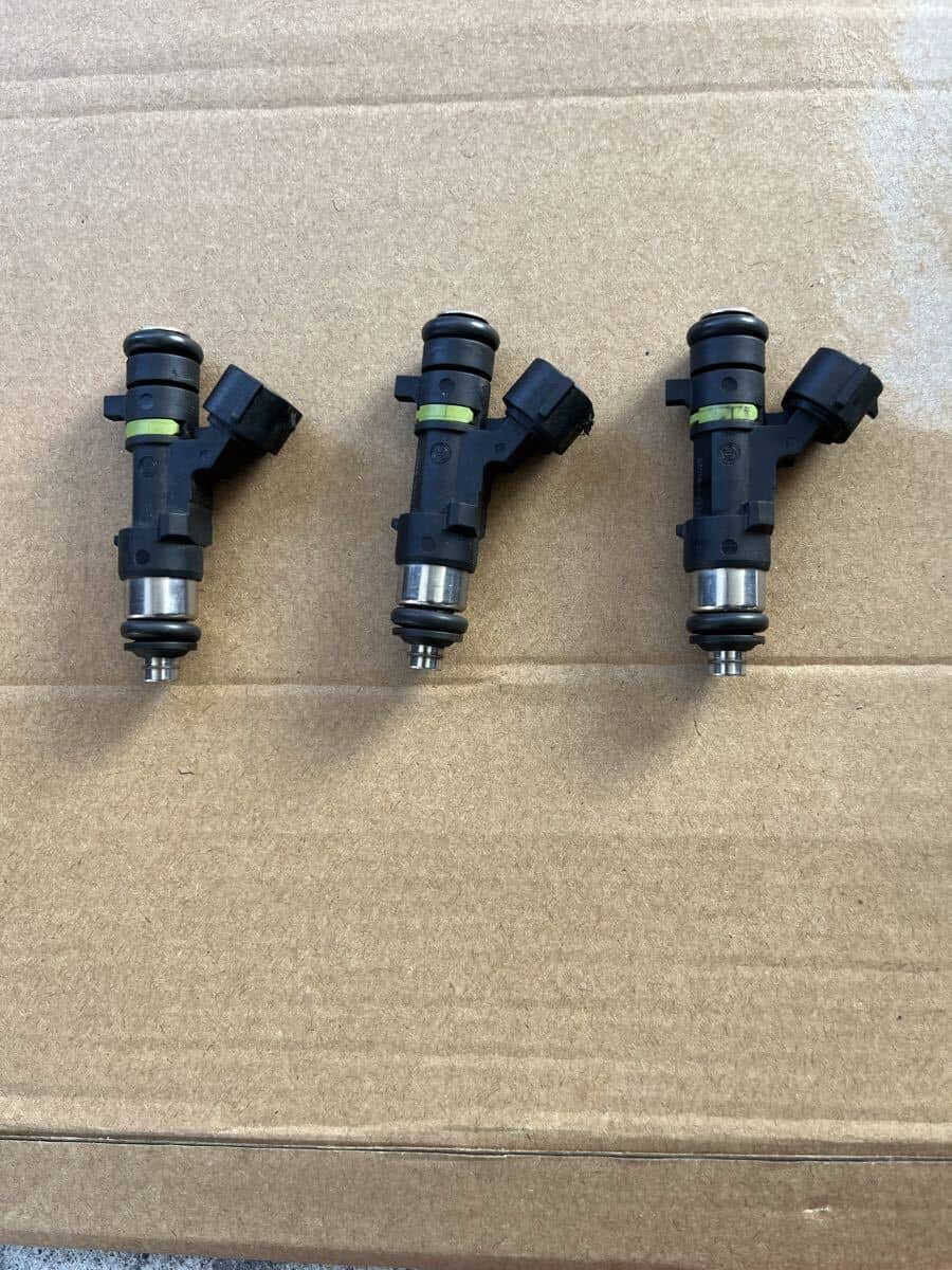 Fuel Injector Set (3pcs) for Daihatsu Atrai Wagon S331G