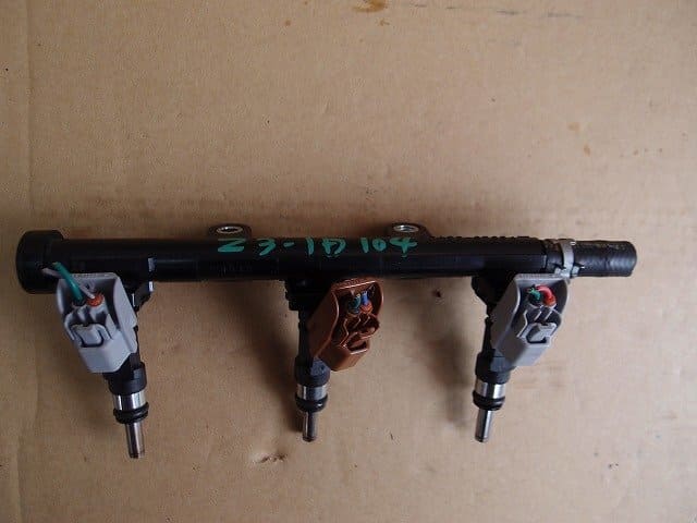 Fuel Injector for Daihatsu Hijet S331V (R3) – Minimal Running Car 23-1D104