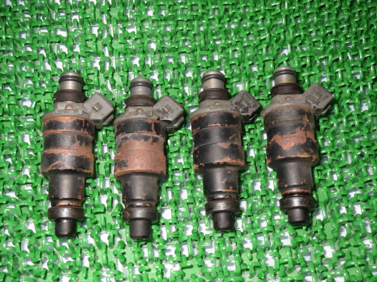 Genuine Fuel Injector Set (4pcs) for Toyota AE86 Levin/Trueno